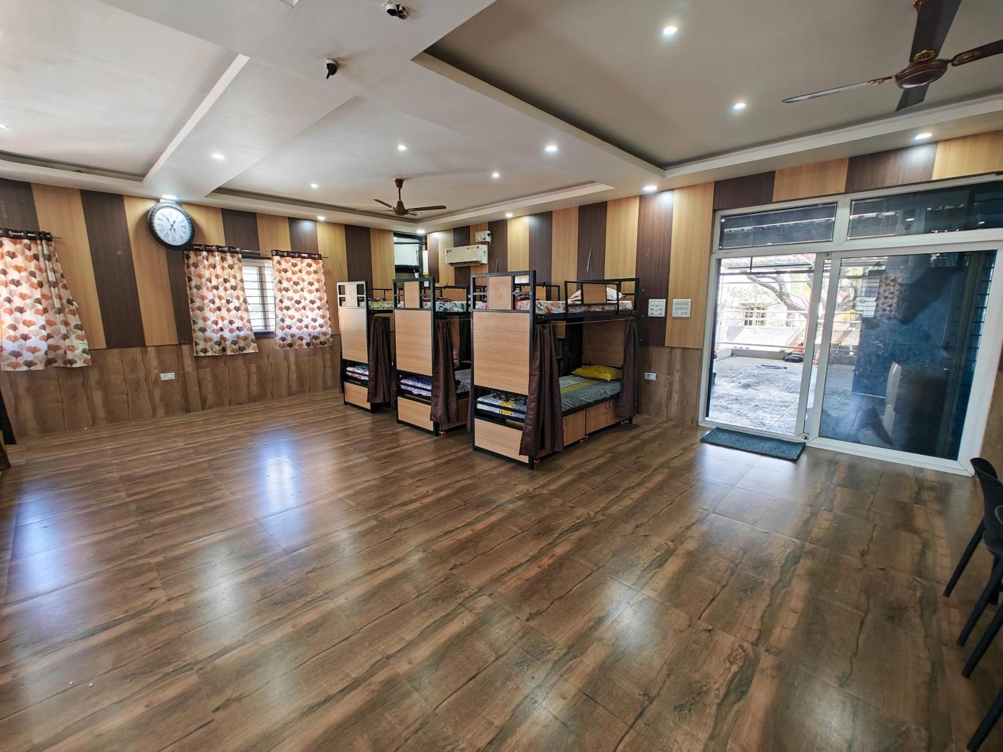 Sampada Homestay Bangalore Eksteriør billede