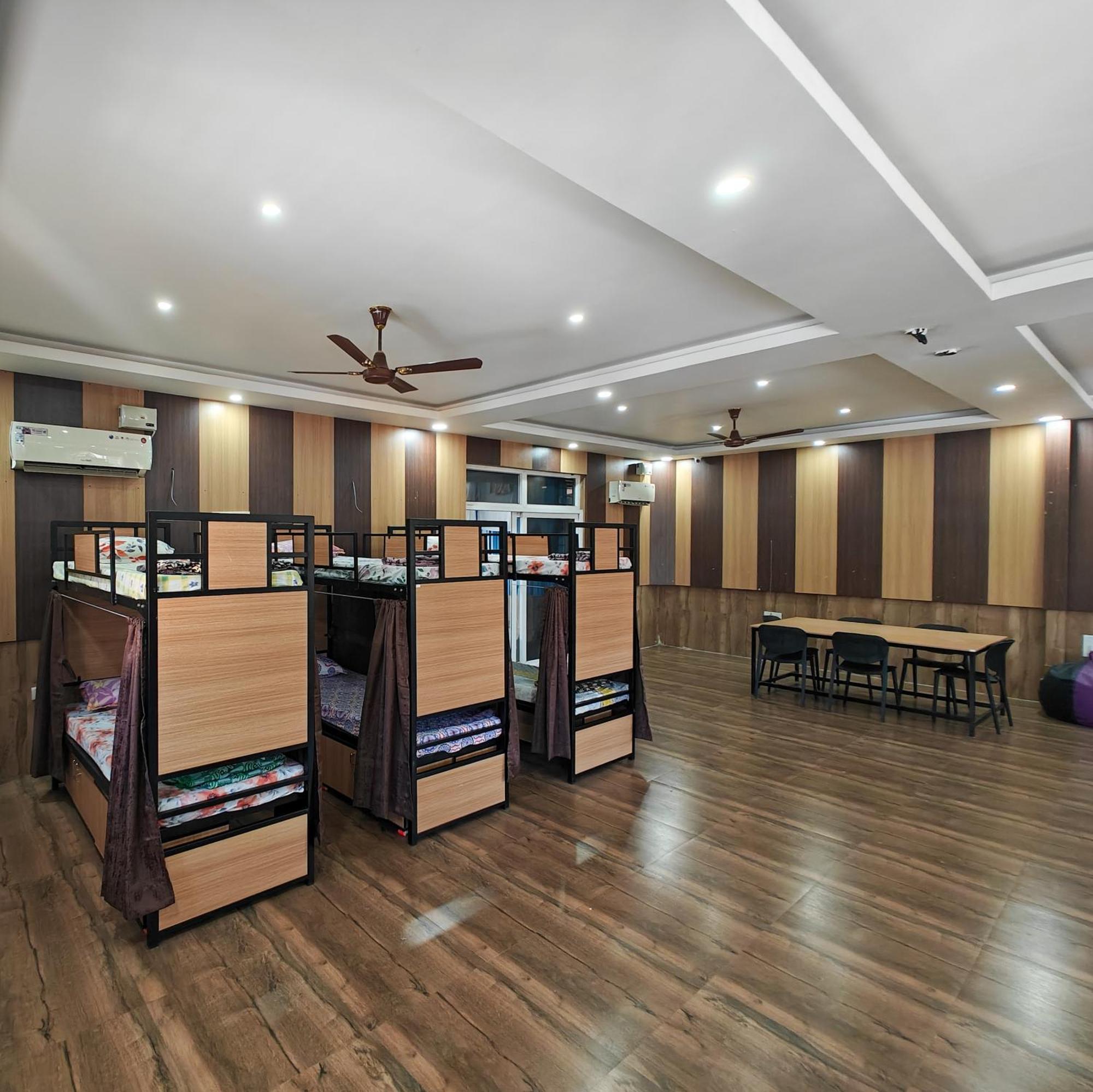Sampada Homestay Bangalore Eksteriør billede