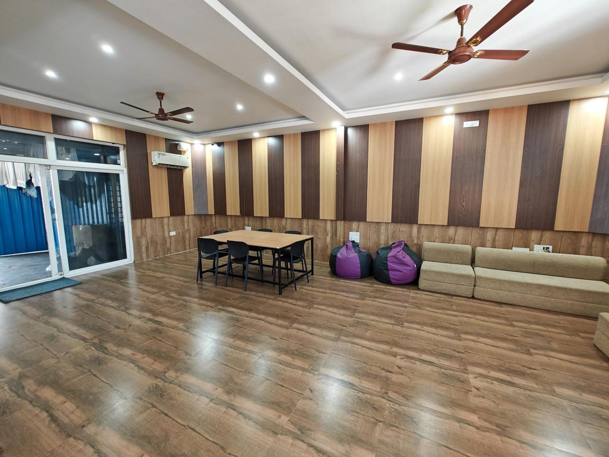 Sampada Homestay Bangalore Eksteriør billede