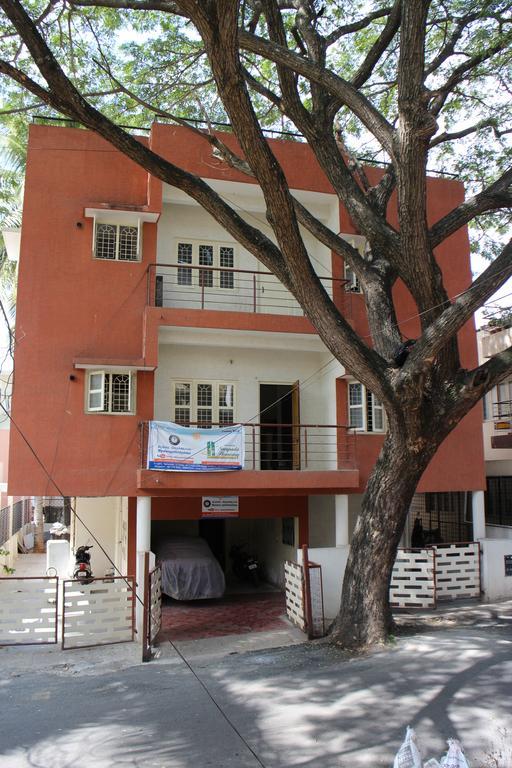 Sampada Homestay Bangalore Eksteriør billede