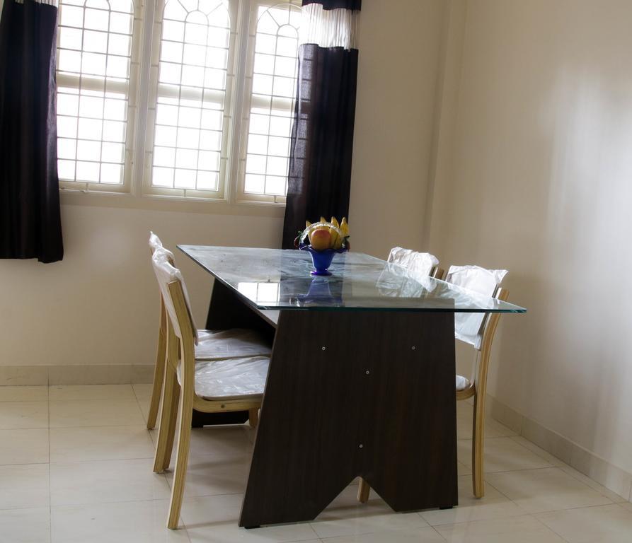 Sampada Homestay Bangalore Eksteriør billede